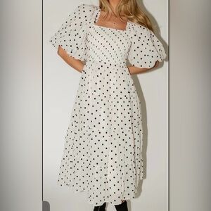 NWOT 🤍🖤 Polka Dot Midi Dress